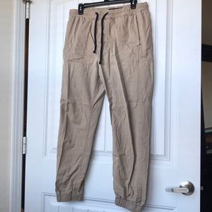 Men’s American Eagle khakis